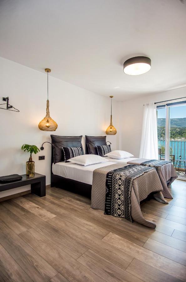 A & B Minimal Suite Ιι With Sea View In Argostoli Exterior photo
